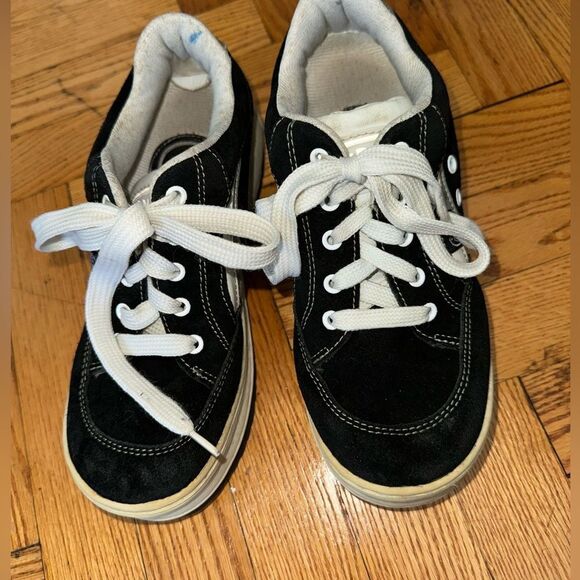 Vintage 90s Candies Platform Suede Lace Up Sneakers Black & White Size 7.5 - Picture 1 of 13
